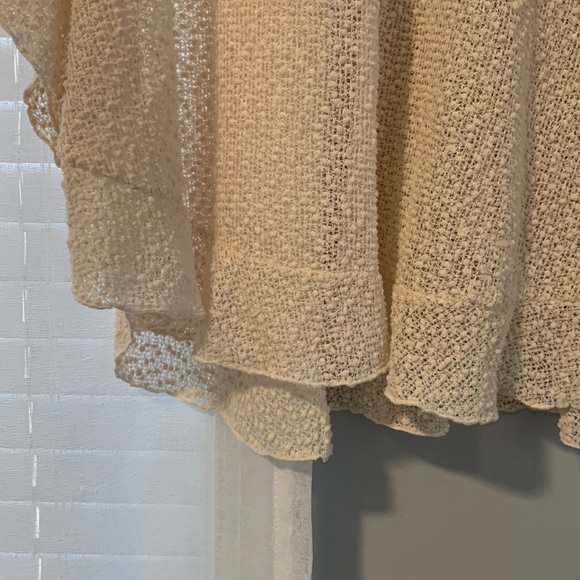 Honeyme ruffled poncho top size Small Medium NWT - Picture 3 of 7